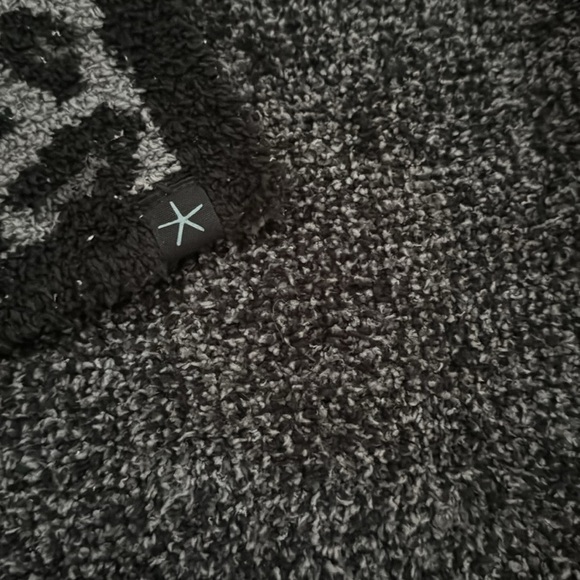 Barefoot Dreams | CozyChic | one size poncho | gray/black leopard print - Picture 3 of 6